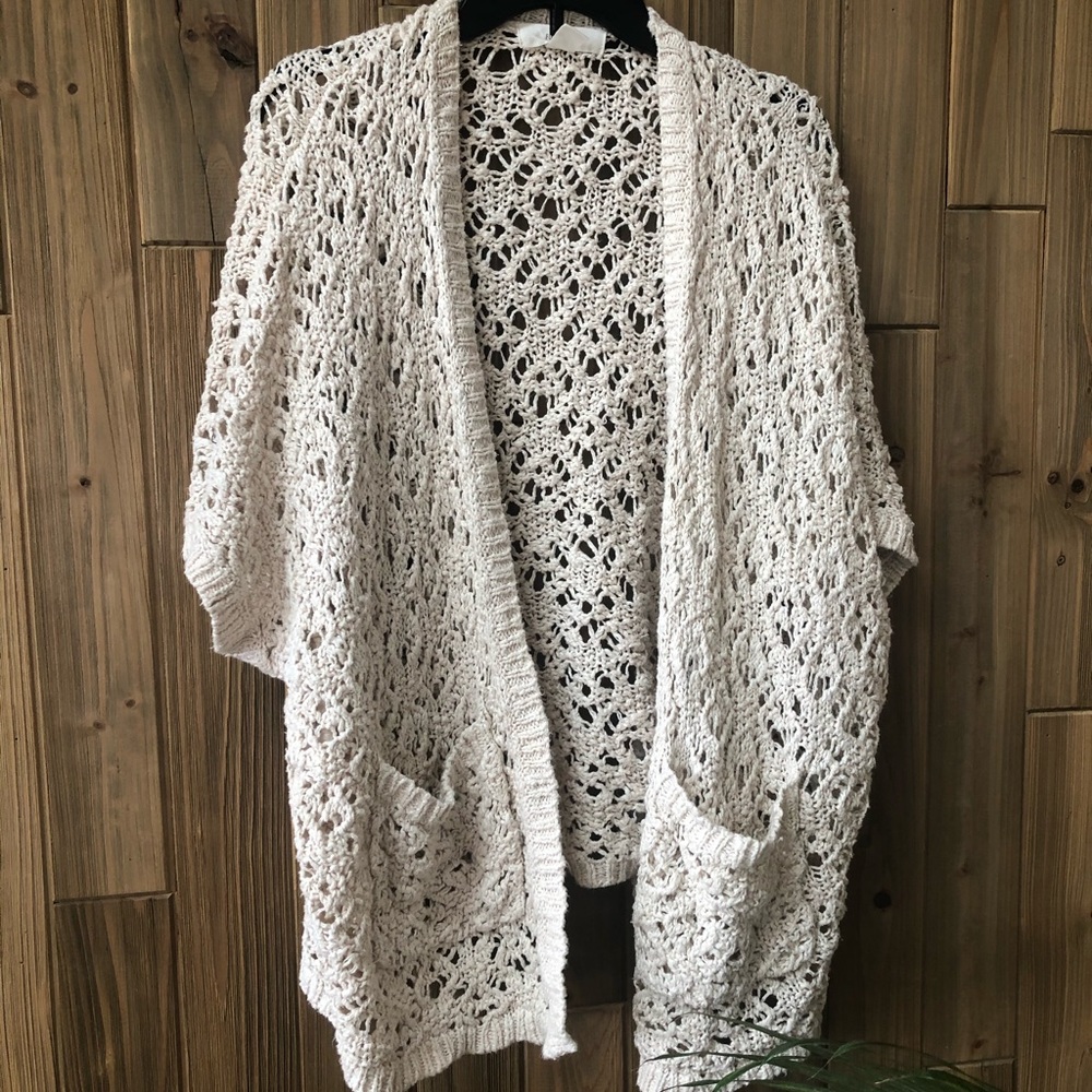 Knit short sleeve cardigan